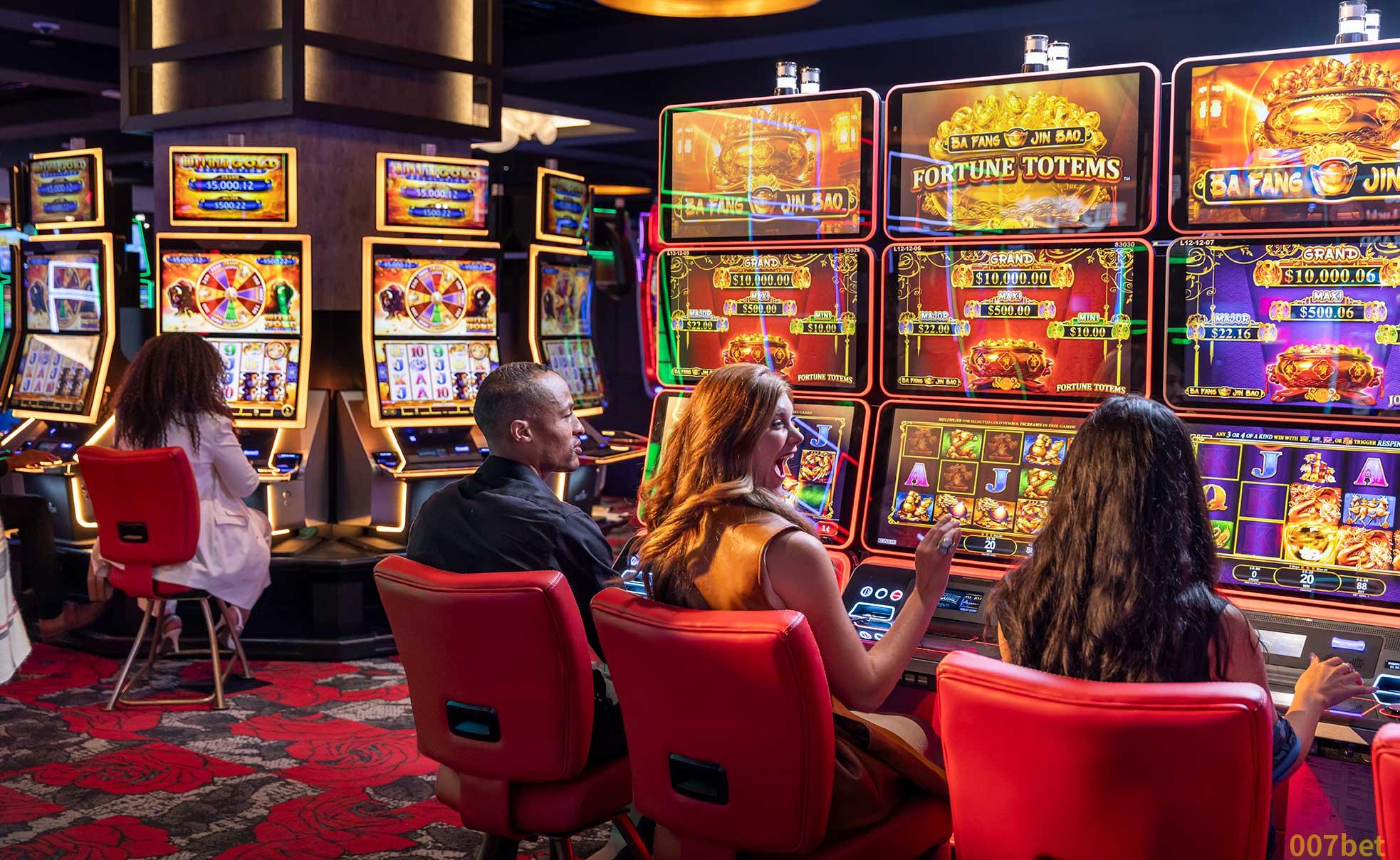 Detalhe de um jogo de slot com tema de fênix